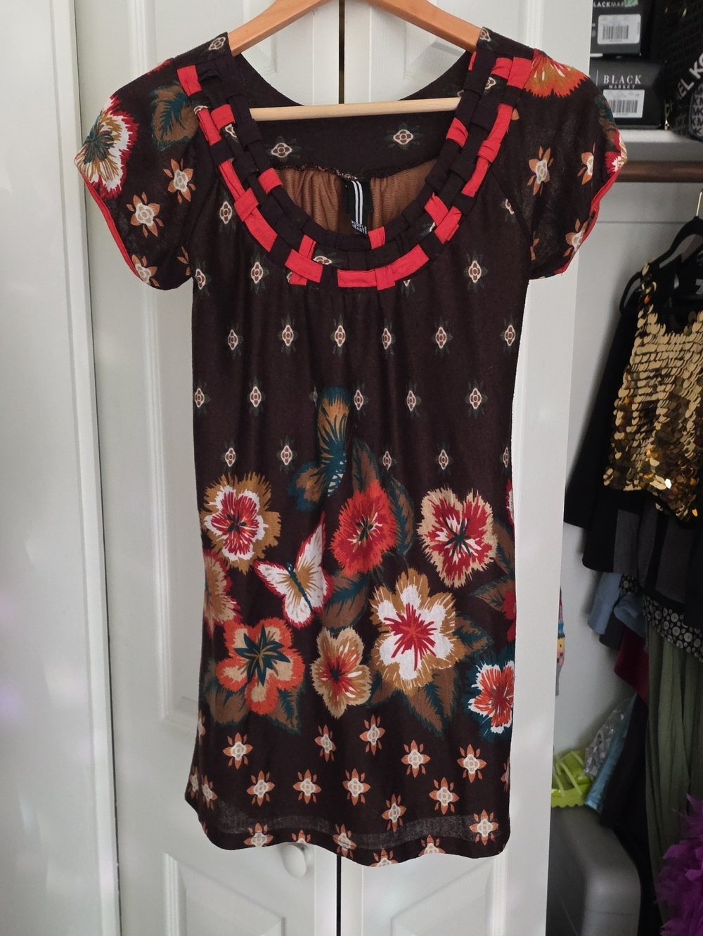 Brown Floral Short Sleeve Mini Dress with Red Neck Trim